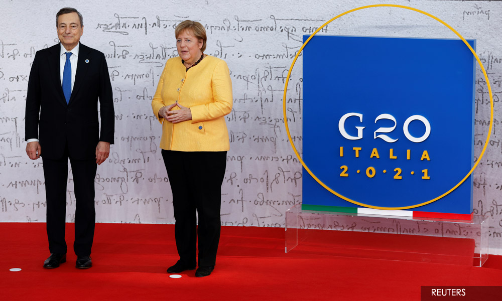 Tears, and some jeers, as Italy's Draghi resigns