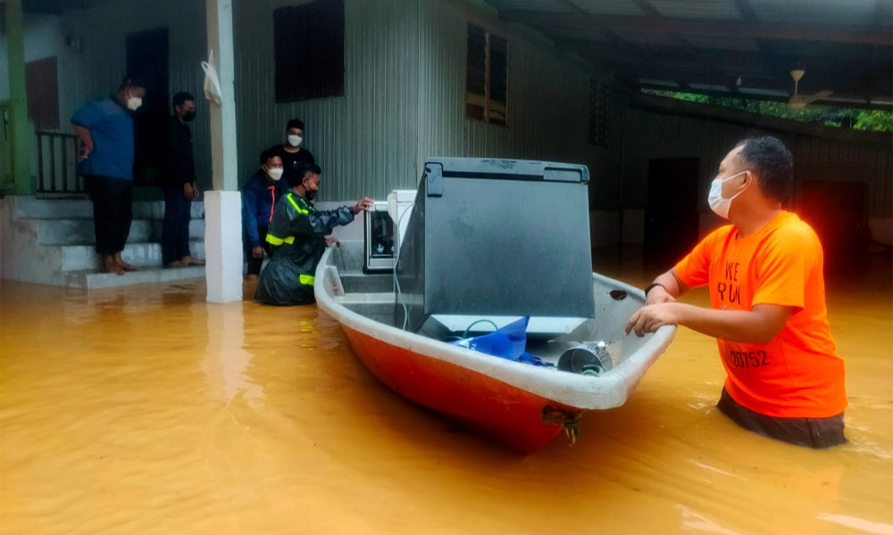Floods worsen in Kelantan, T'ganu