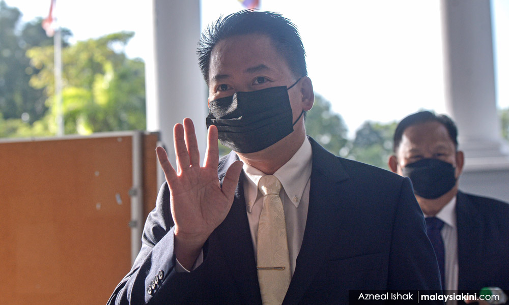 Peter Anthony berjaya gantung sabitan, hukuman kes dokumen palsu